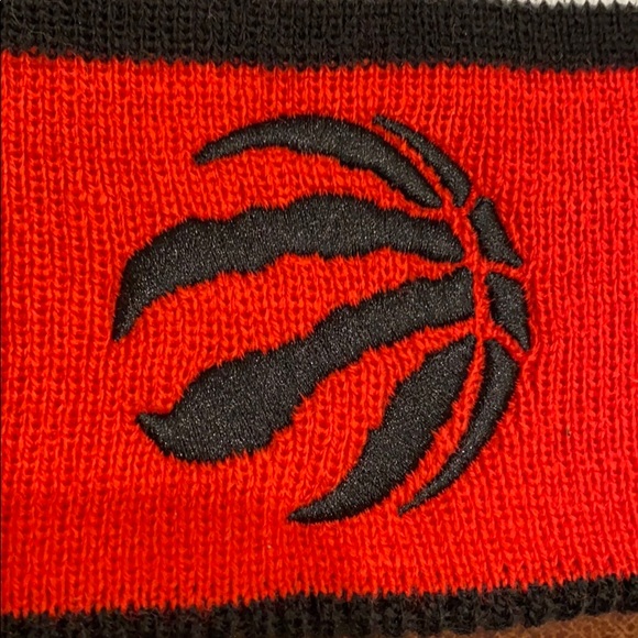 Raptors Kids Beanie *Reversible*! 🏀 NWT! - Picture 2 of 6